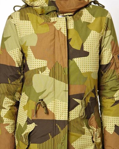 Parka camouflage print