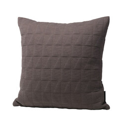 Fritz Hansen kussen trapez earth brown 50x50
