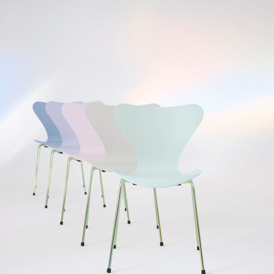 Fritz Hansen Chair series 7™ - 7:14 AM colour edition - Limited edition 2025