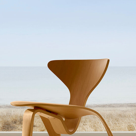 Fritz Hansen Fritz Hansen PK0 A Clear Lacquered Veneer / Oregon Pine