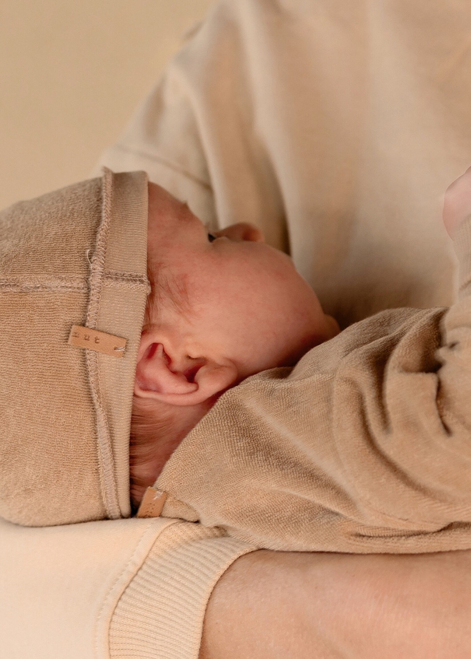 Nixnut Snap onesie Biscuit - Nixnut