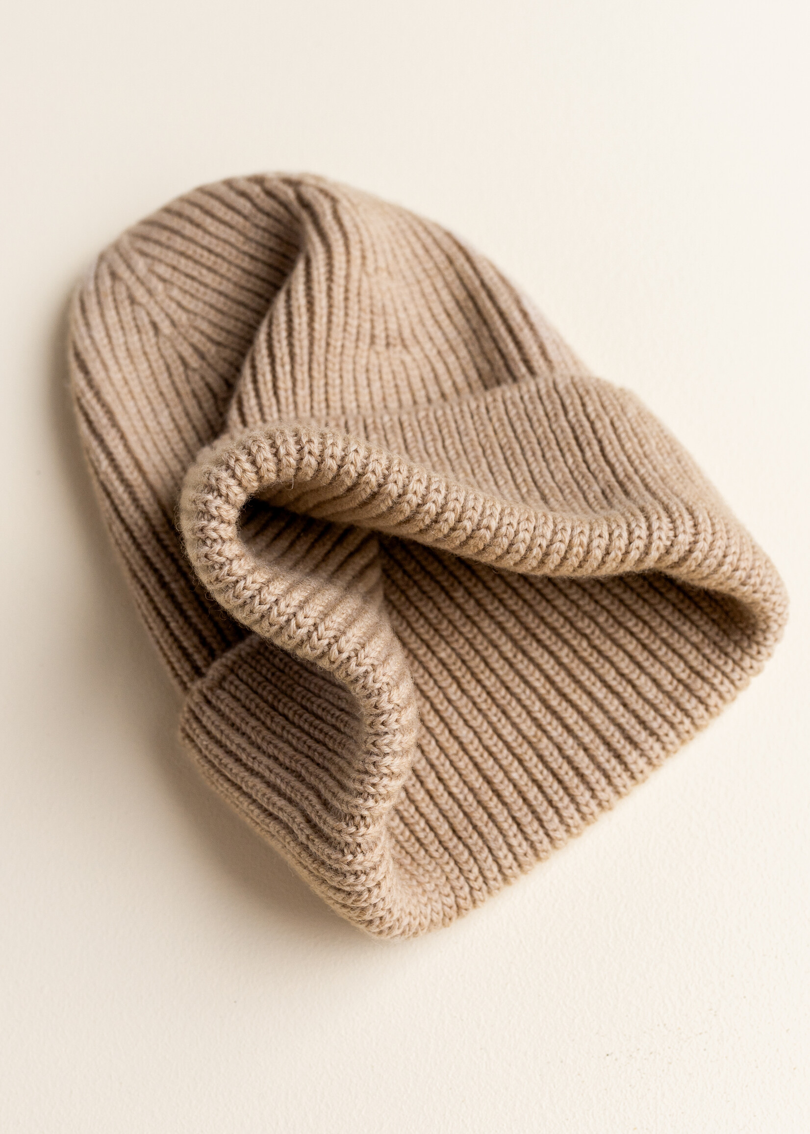 HVID Beanie Fonzie kids Sand - Hvid