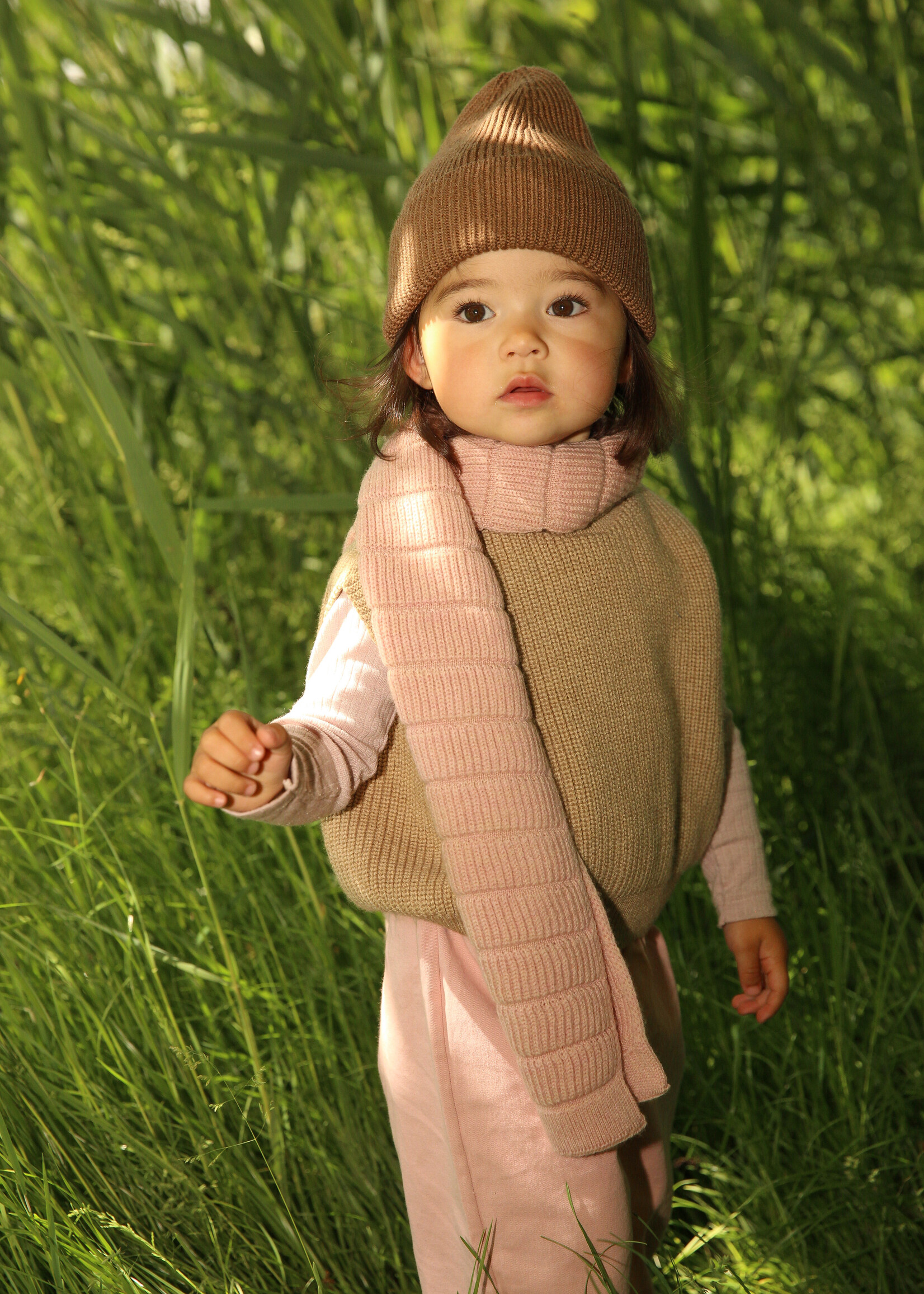 HVID Beanie Fonzie kids Mocha - Hvid