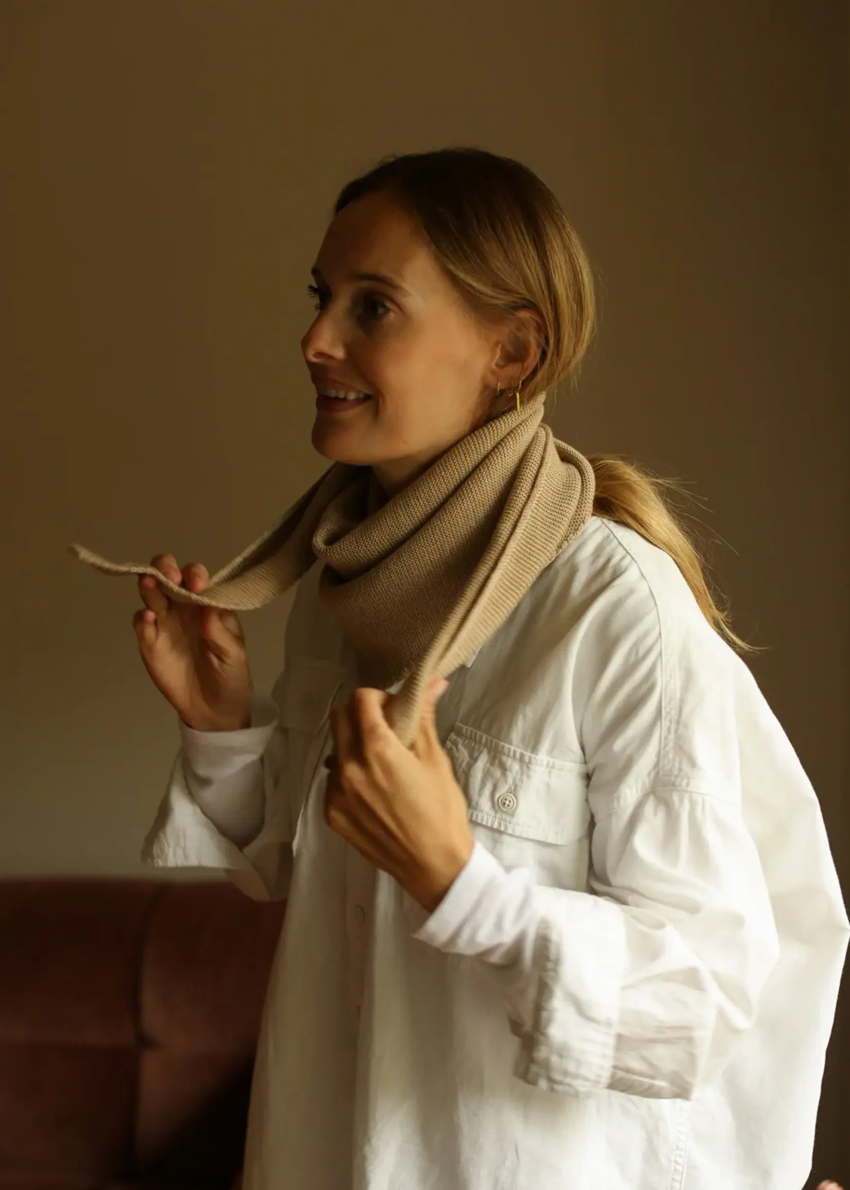 HVID Triangle scarf Josephina Sand - Hvid