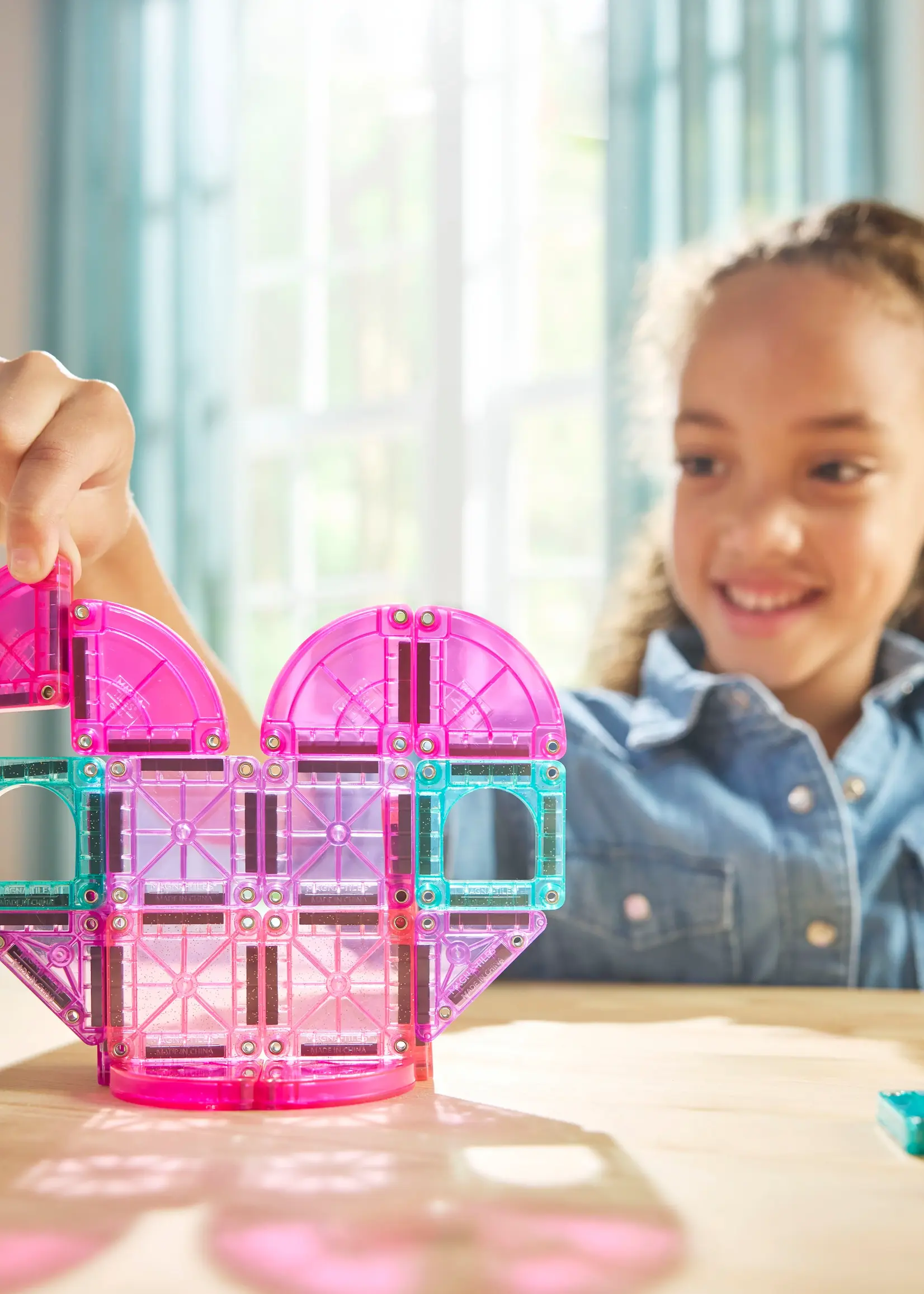Magnatiles Heart to heart 24 piece travel set - Magna tiles