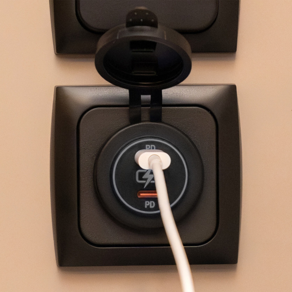Power Line Contactdoos USB-C PD Lader 2x3A Power Line Contactdoos USB-C PD Lader 2x3A