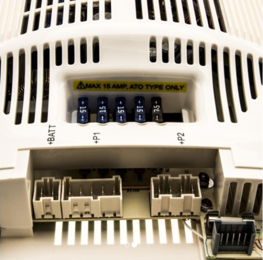 Dometic Omvormer 400W Stekkerdoos Relais SMP192-02