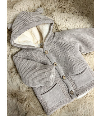 Wedoble: Babykleding Jasje grof gebreid + faux-fur voering (taupe) - Wedoble