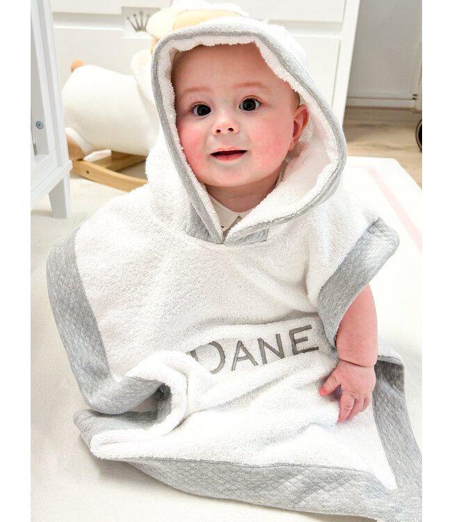 Poncho met naam (div. kleuren) - Little Mack