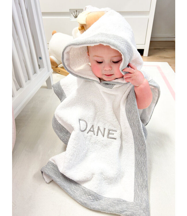 Poncho met naam (div. kleuren) - Little Mack