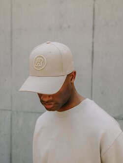 R.EV 3D LOGO CAP BEIGE
