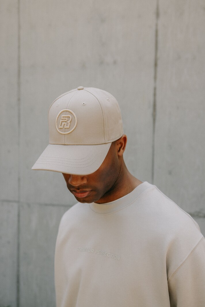 R.EV 3D LOGO CAP BEIGE