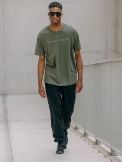 R.EV STRIVE FOR PERFECTION JOGGING PANTS BLACK