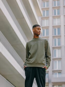 R.EV STRIVE FOR PERFECTION CREWNECK KHAKI