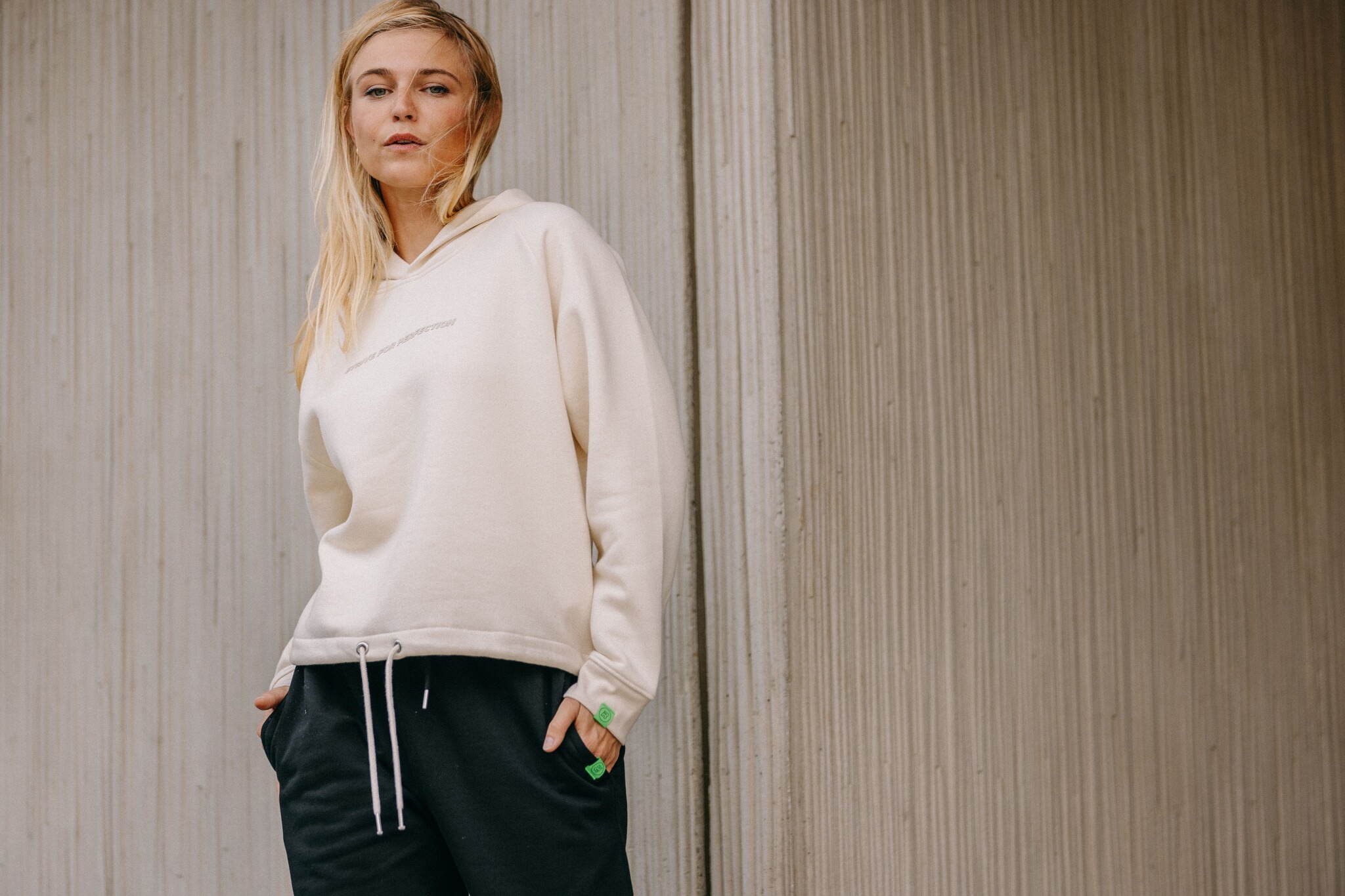 R.EV STRIVE FOR PERFECTION BOWER HOODIE BEIGE