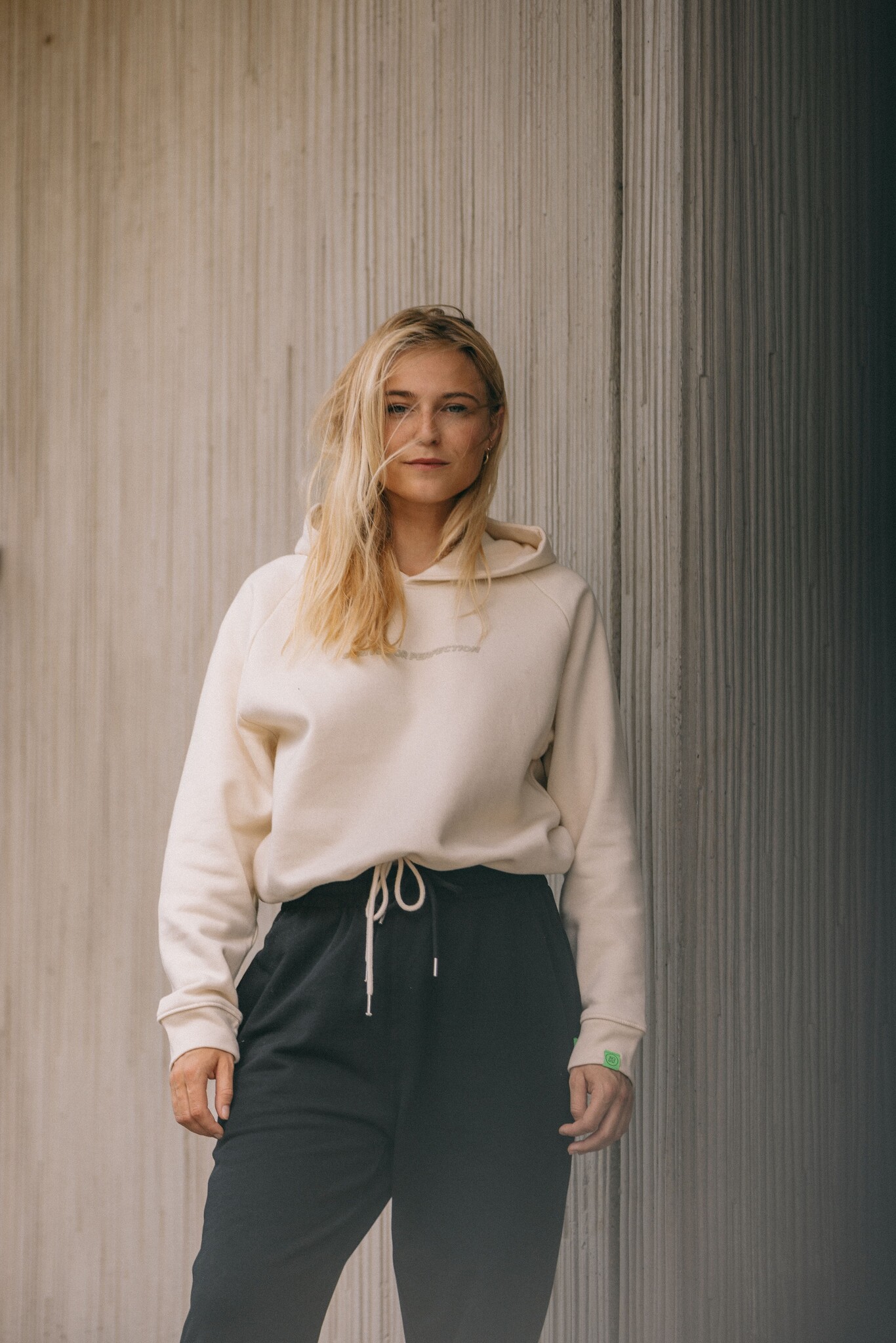 R.EV STRIVE FOR PERFECTION BOWER HOODIE BEIGE