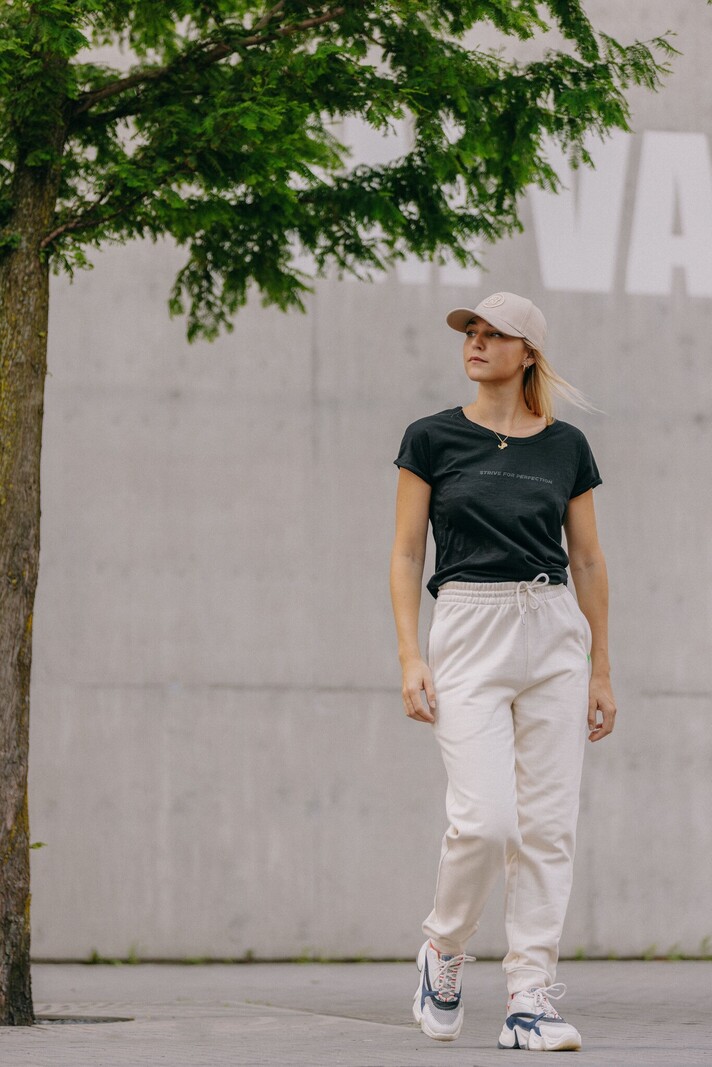 R.EV STRIVE FOR PERFECTION JOGGING PANTS NATURAL RAW