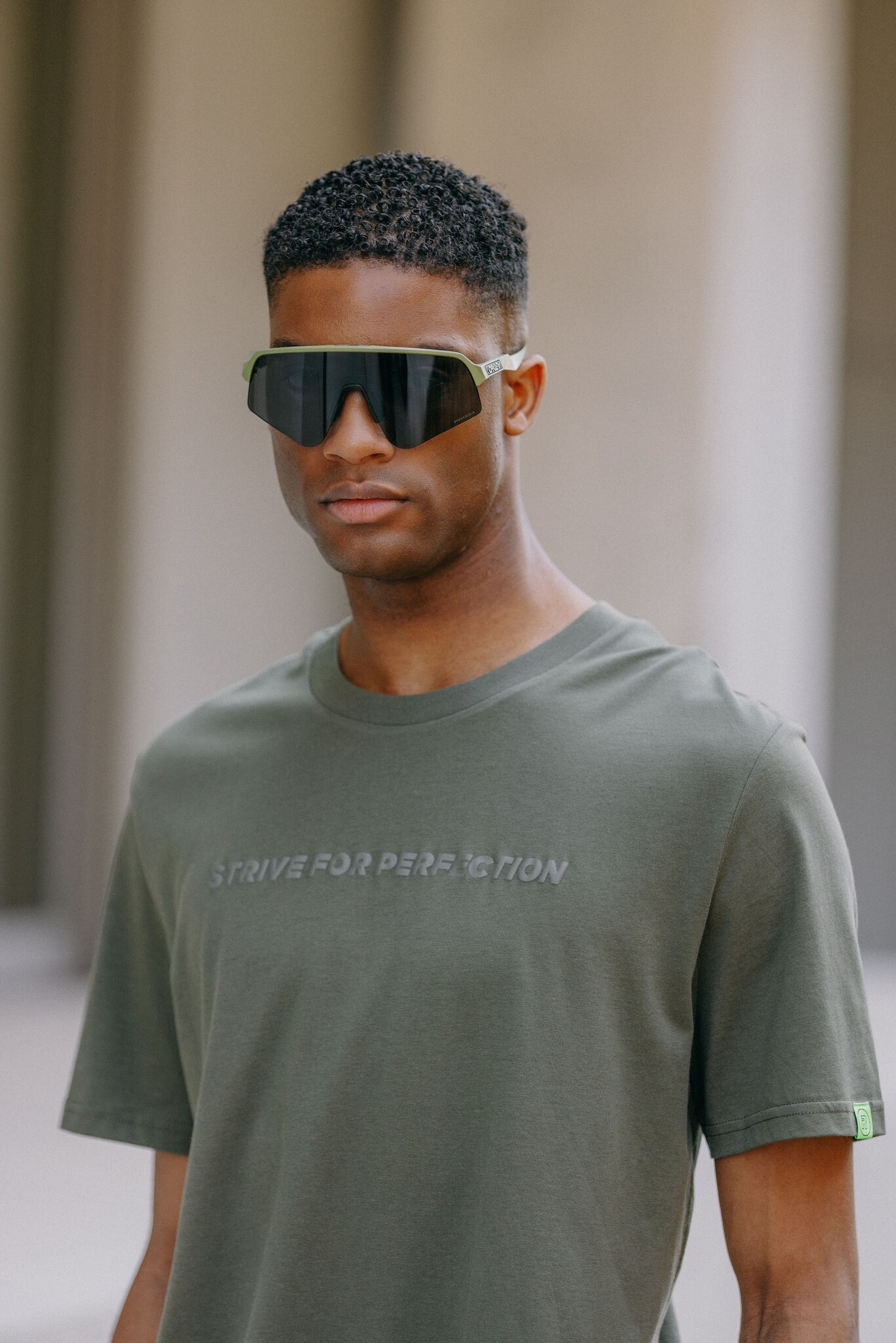 R.EV STRIVE FOR PERFECTION T-SHIRT KHAKI