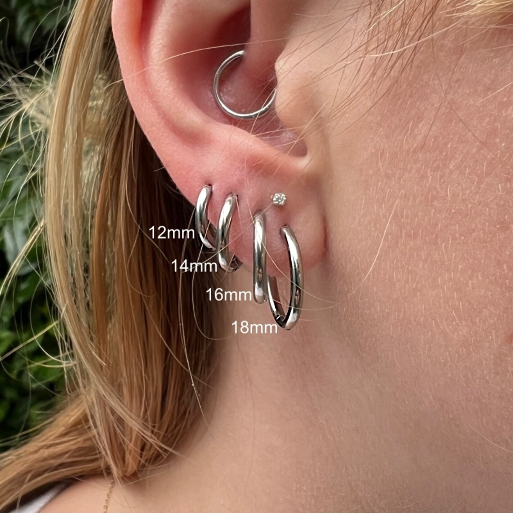 Carriez Zilveren oorringen klein 12 14 16 of 18 mm- stainless steel
