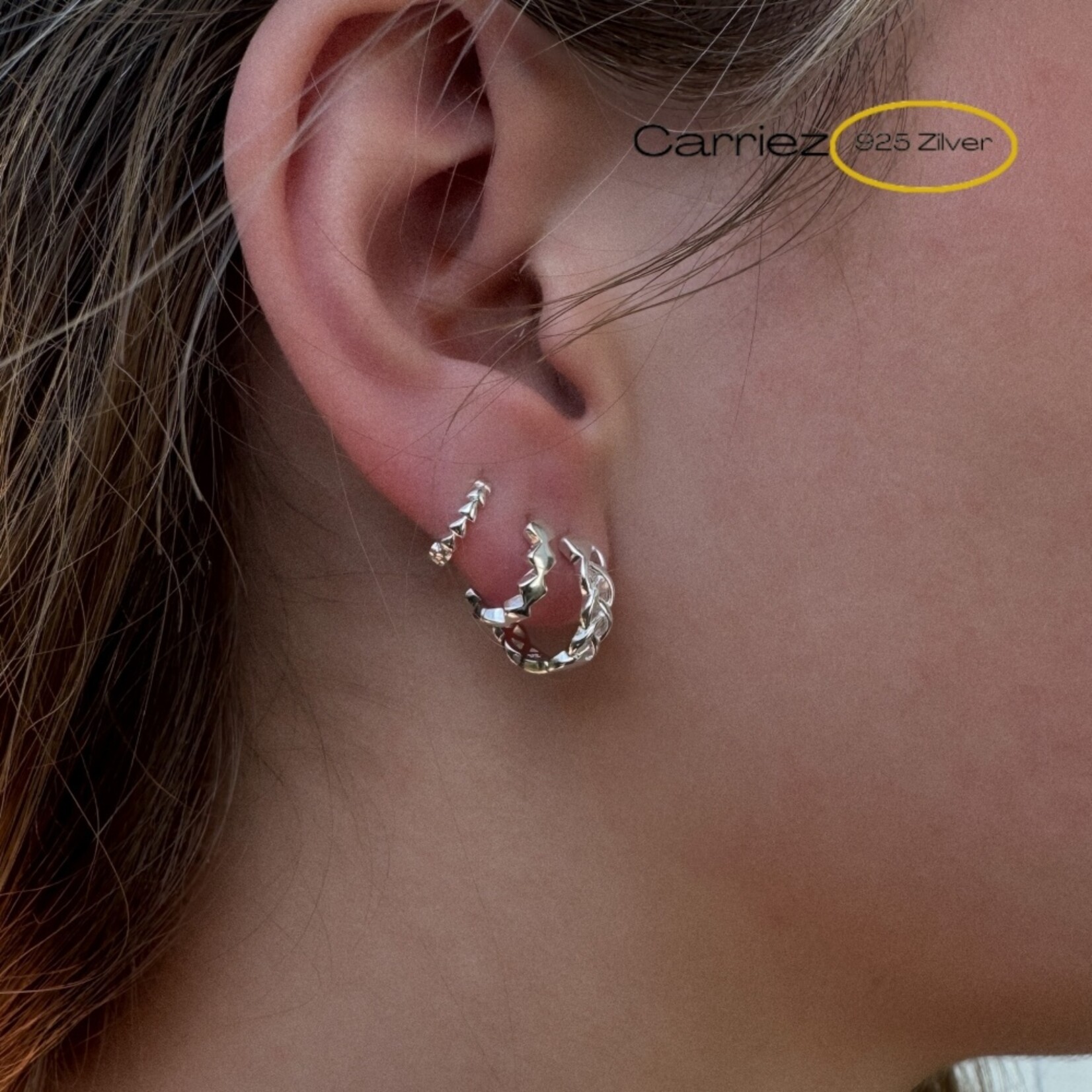 Carriez 925 Zilveren kleine triangel oorringen