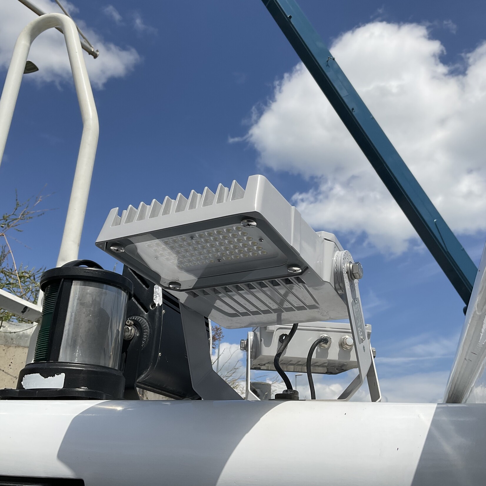 TETRA-MARINE 2.0 C5 50W LED DEKVERLICHTING – CORROSIEBESTENDIG & ASYMMETRISCHE LICHTBUNDEL