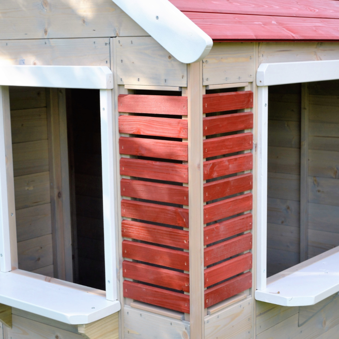 Spielhaus aus Holz - Copy
