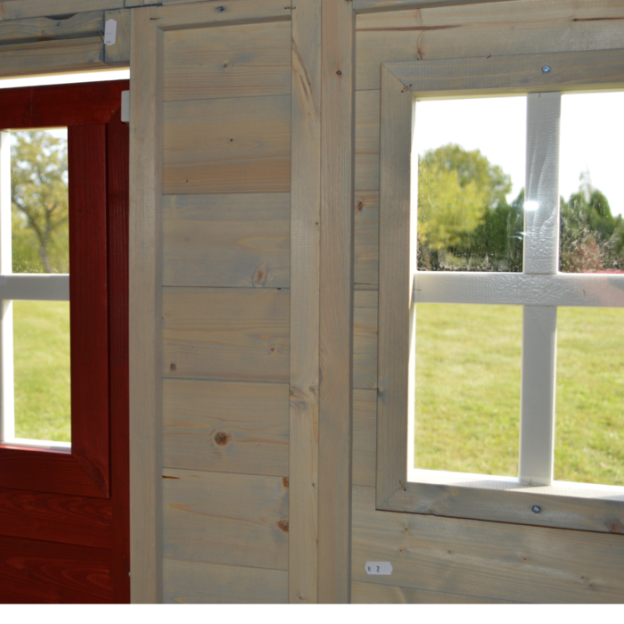 Speelhuis hout op platform met glijbaan | rood