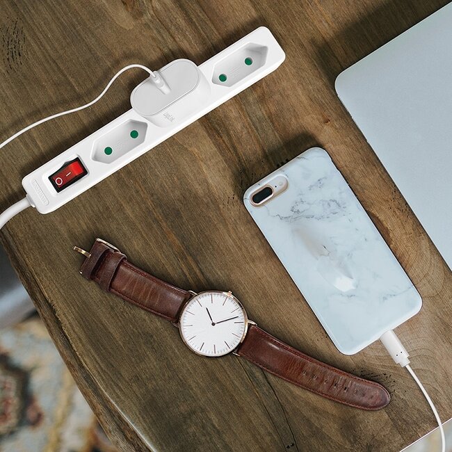 Stekkerdoos met 3 niet-geaarde contacten en schakelaar / wit - 1,5 meter