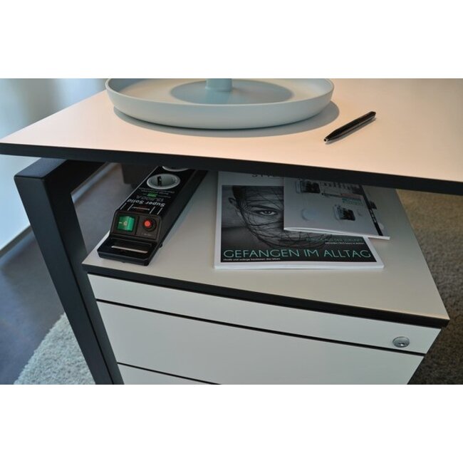 Brennenstuhl Super-Solid-Line stekkerdoos met 8 contacten en overspanningsbeveiliging / zwart - 2,5 meter