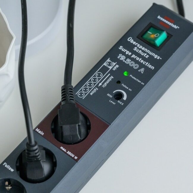 Brennenstuhl Secure-Tec master/slave stekkerdoor met 6 contacten en overspanningsbeveiliging / zwart - 3 meter