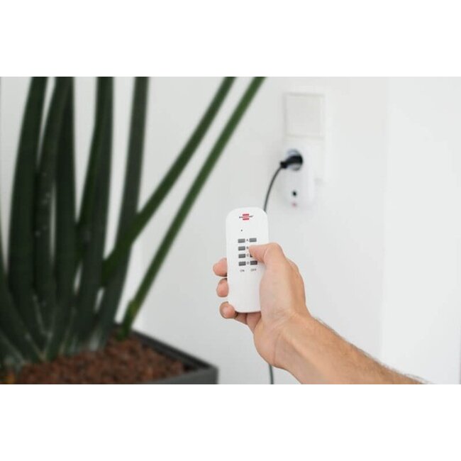 Brennenstuhl Comfort-Line RC CE1 4001 draadloze schakelset - 4 contacten met afstandsbediening - voor binnen / wit