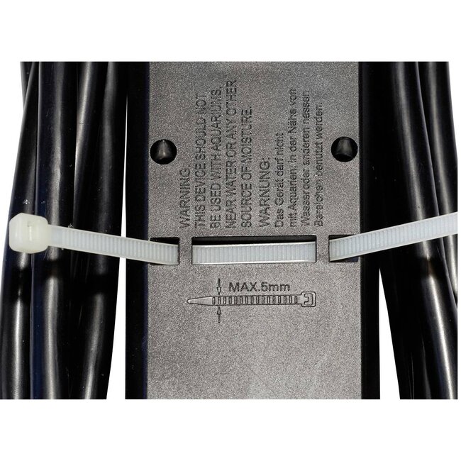 Stekkerdoos met 5 contacten, schakelaar en magneetbevestiging / zwart - 2 meter