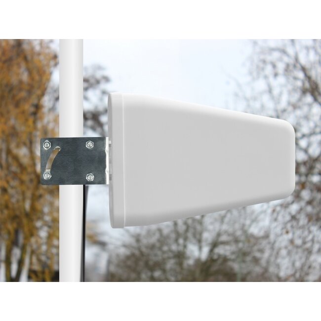 Delock LTE Antenna SMA plug 7 - 9 dBi directional with connection cable (RG-58, 5 m) white outdoor