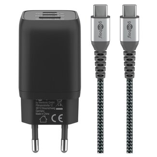 Goobay Goobay USB lader | 2x USB-C PD en 1x USB-A QC | incl. USB-C kabel | 65W | zwart | 1 meter