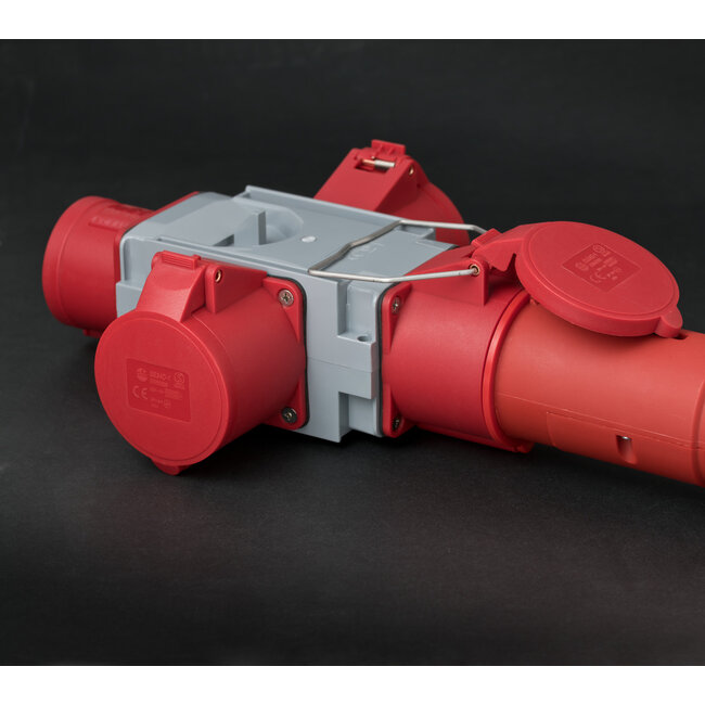 Brennenstuhl krachtstroomverdeler | 1x CEE 5-pins (m) - 3x CEE 5-pins (v) | 400V/32A | IP44