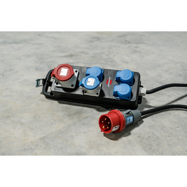 Brennenstuhl Energy Station IP44 met draaggreep | CEE 5-pins (m) - CEE 5-pins + CEE 3-pins + 3x CEE 7/3 (v) | 400V/16A | 2 meter