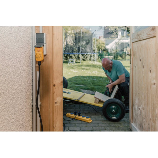 Brennenstuhl Super-Solid-Line bouwplaats stekkerdoos | IP54 | FI-schakelaar | 5 contacten | schakelaar | geel | 5 meter