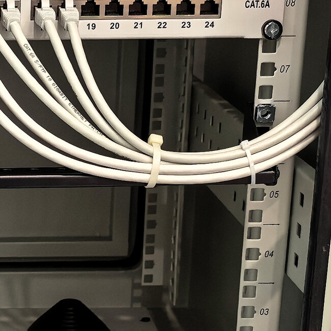 VALUE 19" Rack montierbare Kabelführungsschiene (horizontal), einstellbare Tiefe, 1HE, schwarz