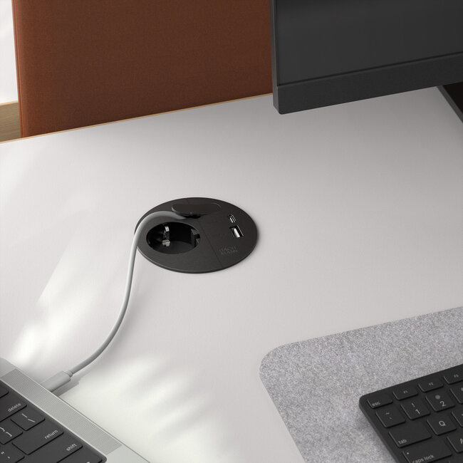 BACHMANN LOOP IN CHARGE 1xCEE7/3, 1xUSB A/C 22W 1xKBD 0,2 m