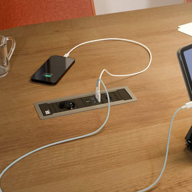 BACHMANN POWER FRAME 1xCEE7/3, 1xUSB C/C 45W 1xCM L=0,2m