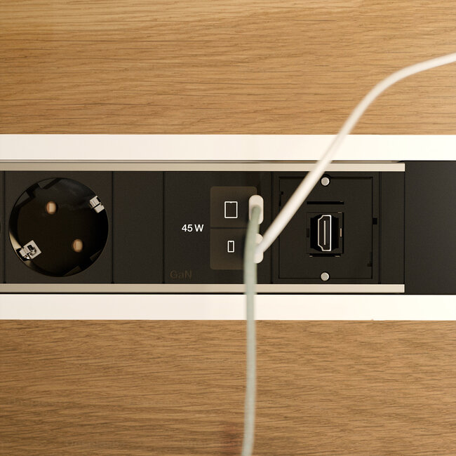 BACHMANN POWER FRAME 2xCEE7/3, 1xUSB C/C 45W 1xCM L=0,2m