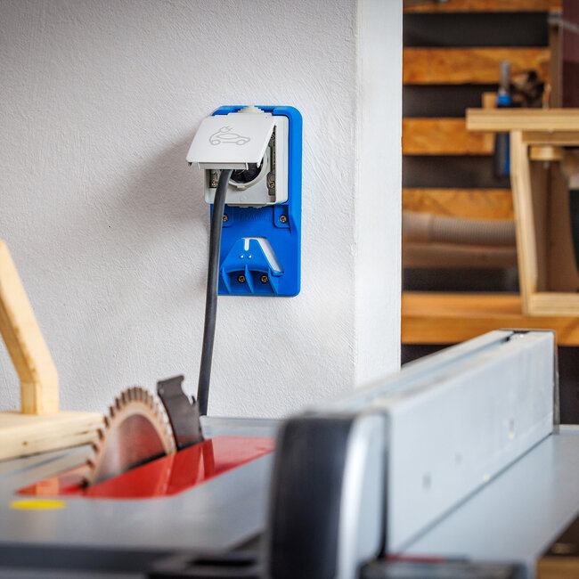 BACHMANN Schutzkontakt-Autoladesteckdose, Aufputz-Variante