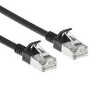ACT ACT Zwarte 0,5 meter LSZH S/FTP CAT7 slimline patchkabel snagless met RJ45 connectoren