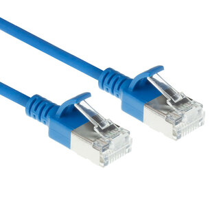 ACT ACT Blauwe 3 meter LSZH S/FTP CAT6A slimline patchkabel snagless met RJ45 connectoren