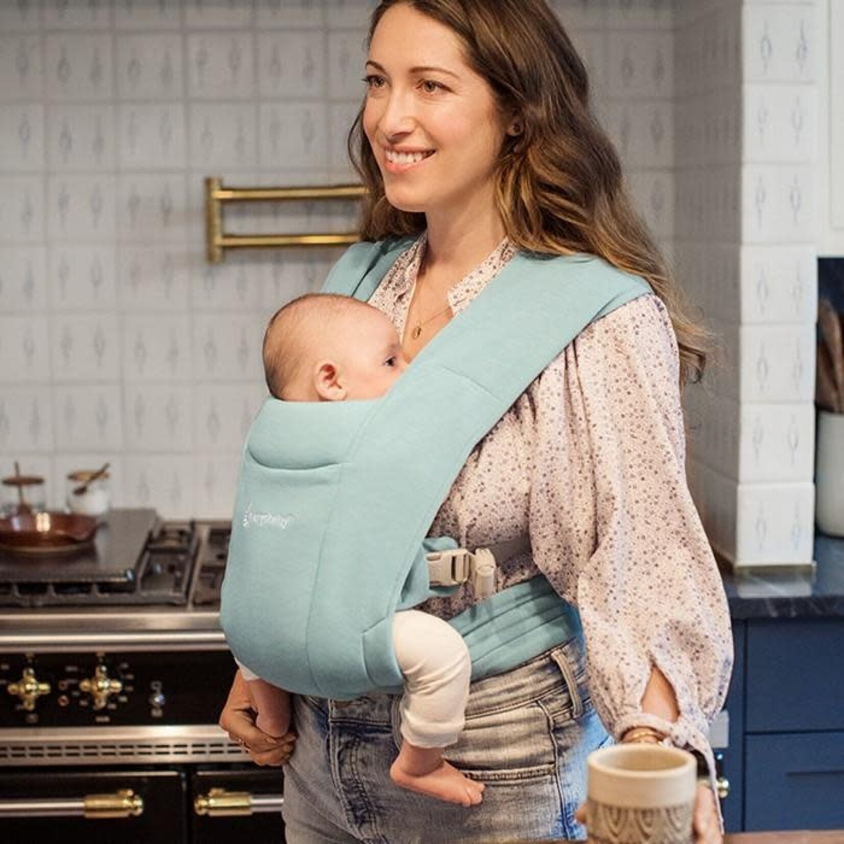 Porte bébé embrace nouveau-né Soft Knit Ergobaby - Petit Pois