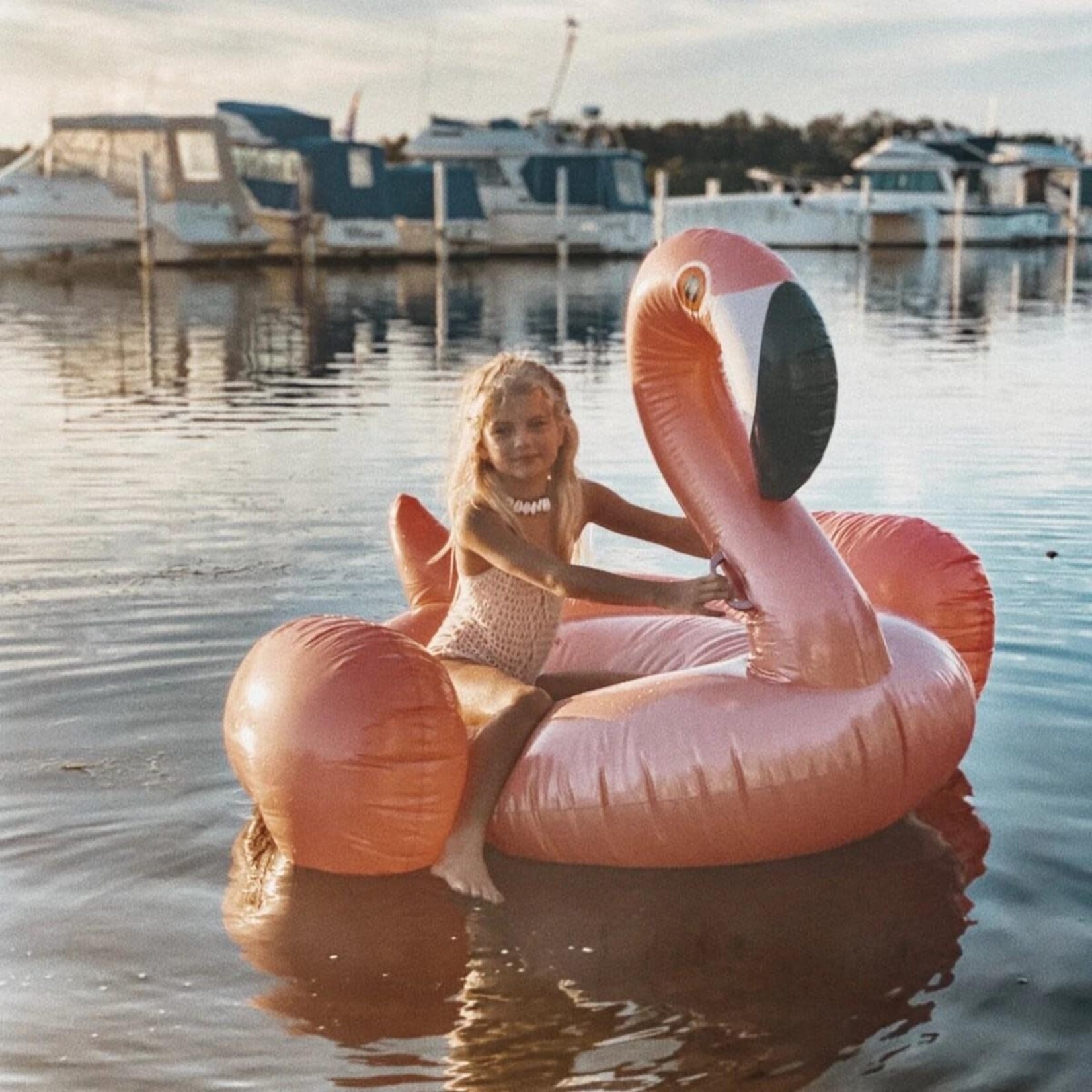 Sunnylife Bouée Géante Luxe Flamingo Rose Gold 155 cm x 155 cm x 120 cm