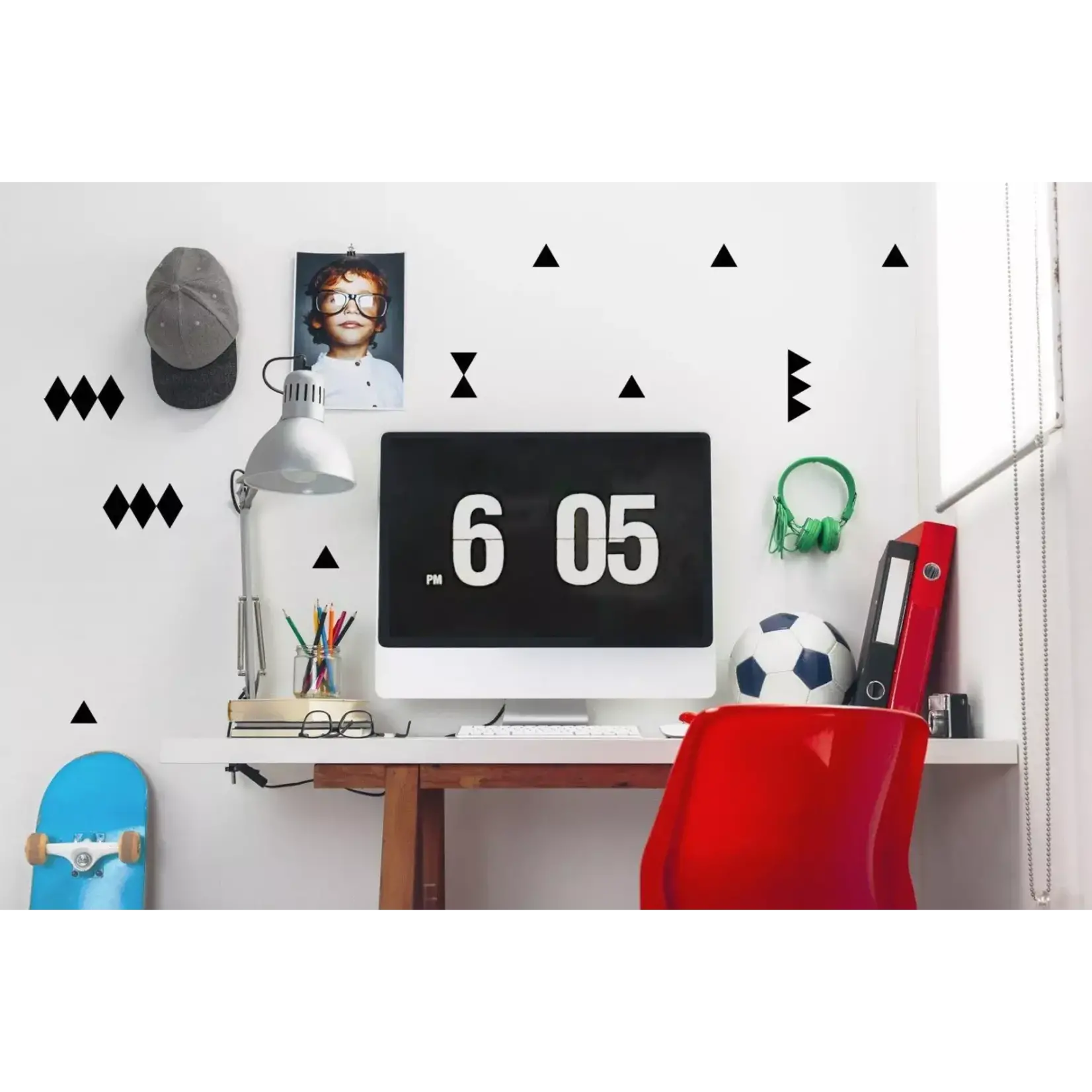 Pom le bonhomme Stickers Déco Repositionnables Triangles noirs