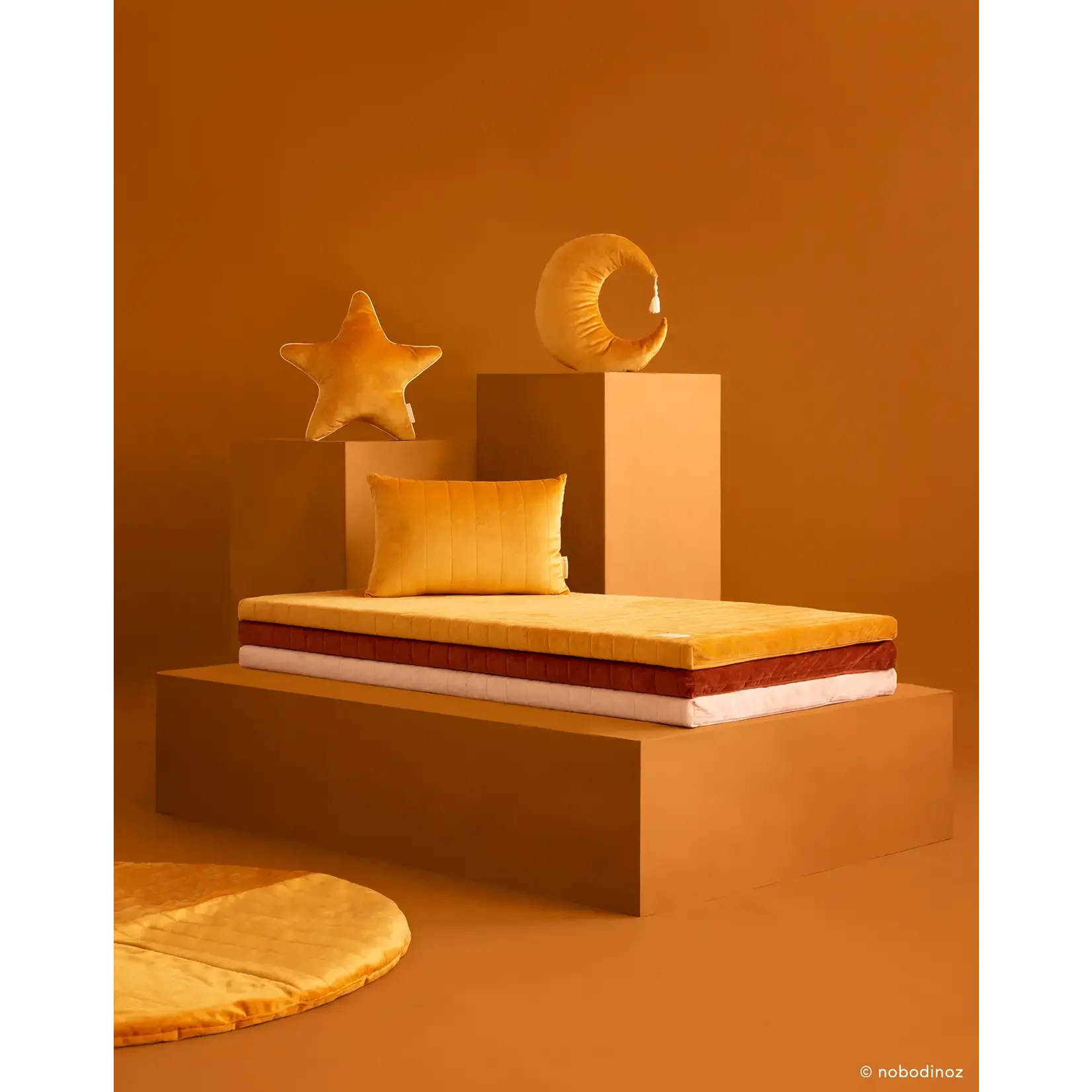 Nobodinoz Tapis Velvet Kilimanjaro Farniente Yellow 105x105 cm