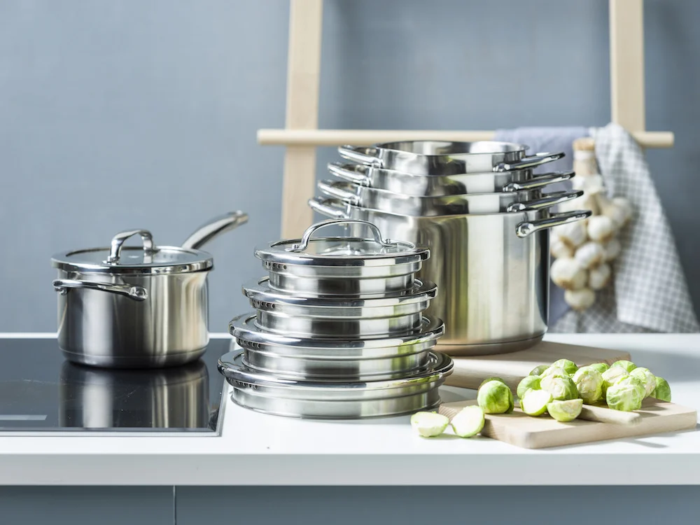 BK Twist pannenset met afgietsysteem en stapelbaar ontwerp