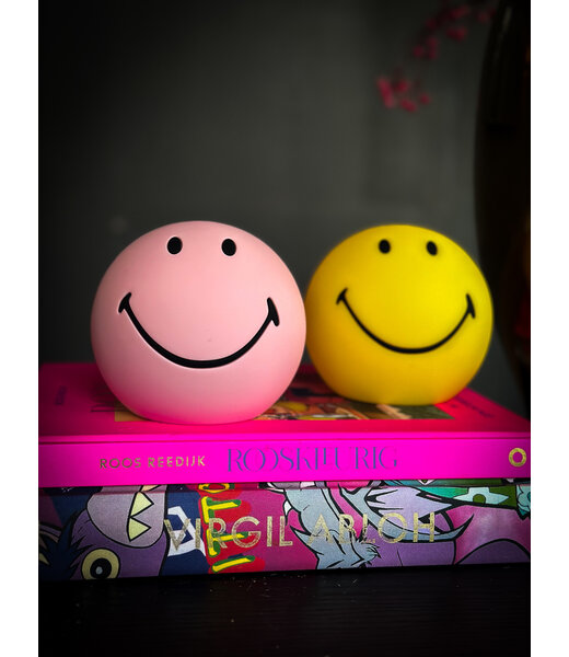 Pre order Smiley lamp Pink